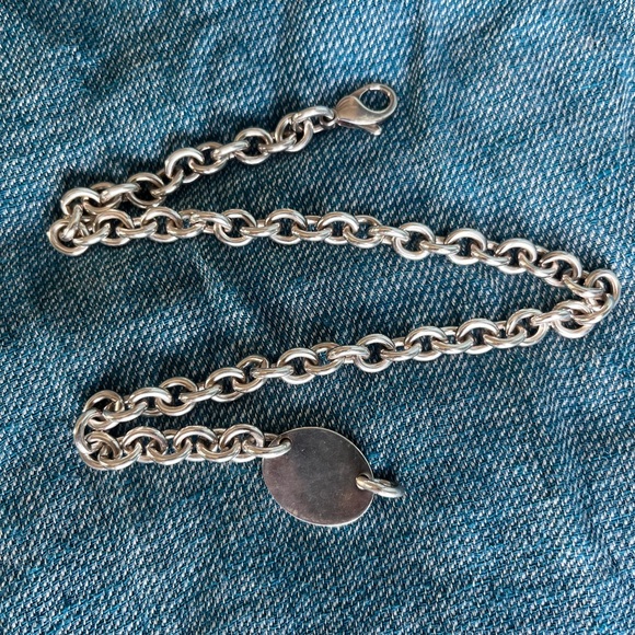 Return to Tiffany Oval Tag Necklace - Picture 2 of 5